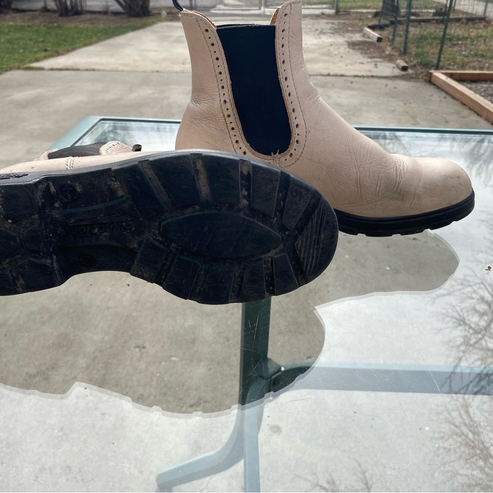 Blundstone Women's Cream Boots - Picture 6 of 8